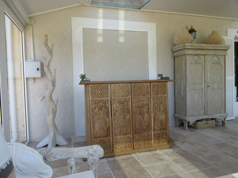 Tricoli Avec Piscine Hotel