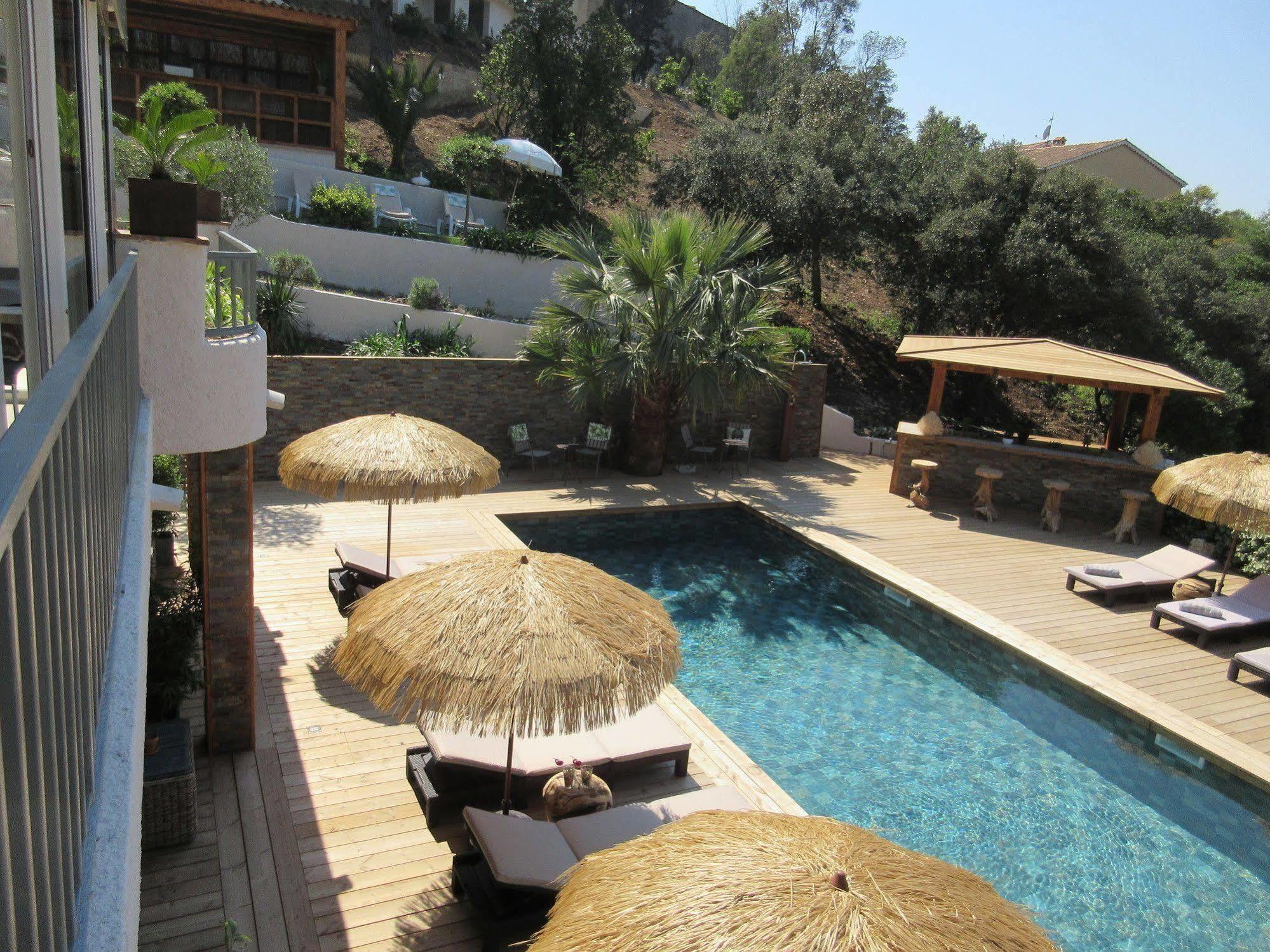 Hotel Tricoli Avec Piscine